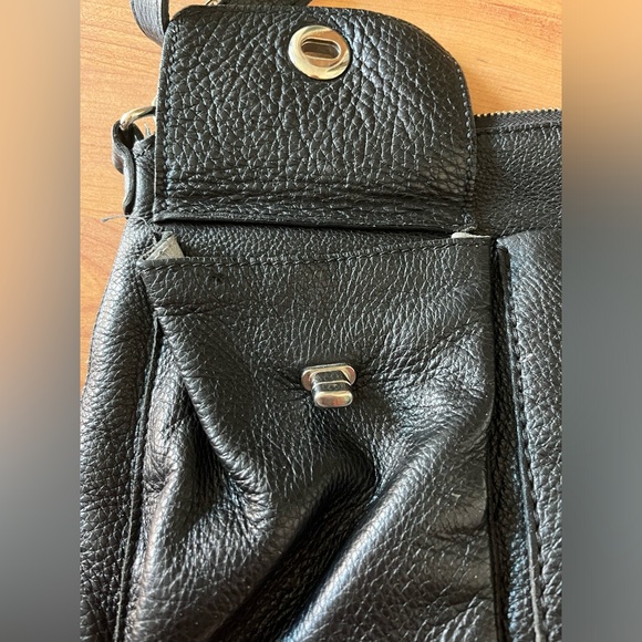 Roots VINTAGE shoulder bag 9 x 12 inches (great condition) - Picture 11 of 11